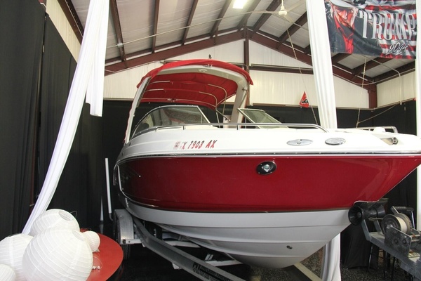 26ft Chaparral Yacht For Sale