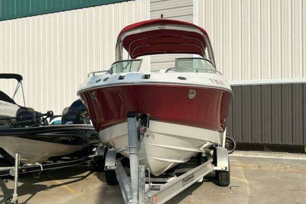 Photo of the 2006 Chaparral 256 SSi