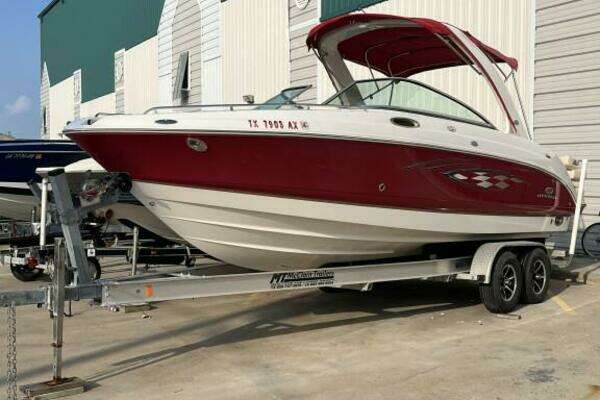 Photo of the 2006 Chaparral 256 SSi