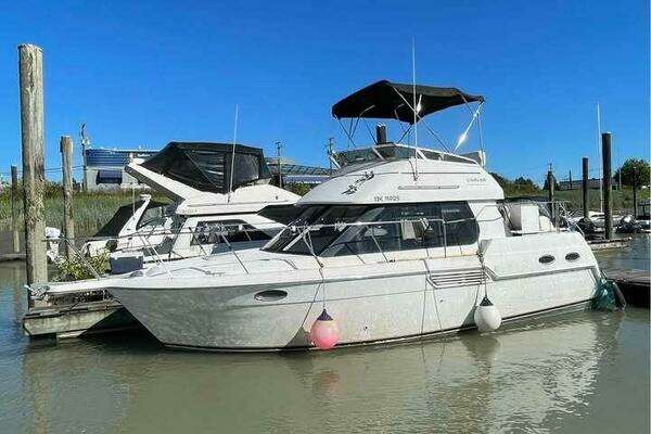 32-ft-Carver-2000-Richmond British Columbia Canada yacht for sale