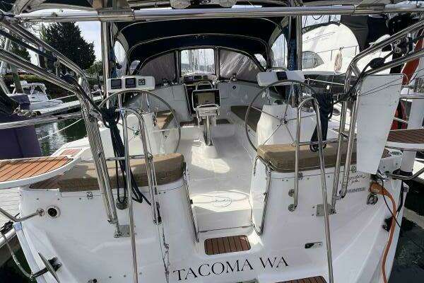 Photo of the 2008 Hunter 45DS "Fré Moment"