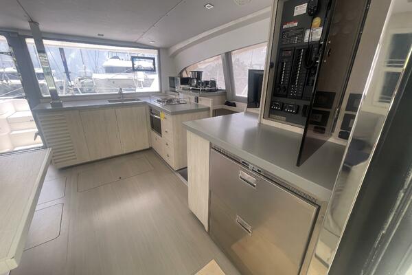 Wahican 40ft Leopard Yacht For Sale