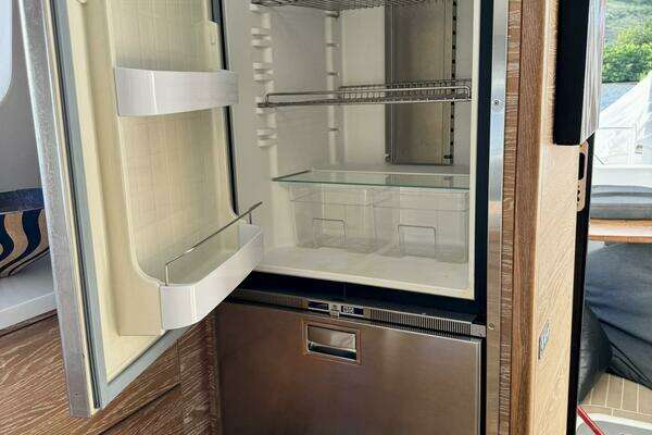 Xquisite Yachts X5 Yacht For Sale