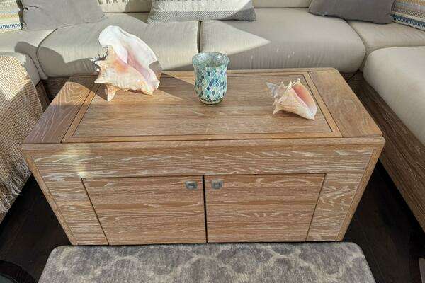 Xquisite Yachts X5 Yacht For Sale