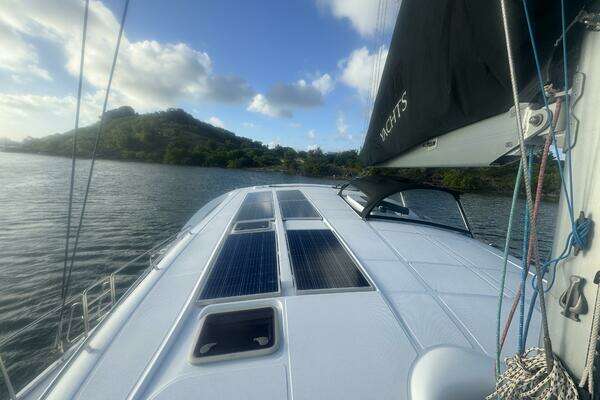 Xquisite Yachts X5 Yacht For Sale