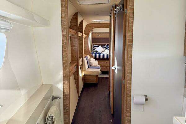 Xquisite Yachts X5 Yacht For Sale