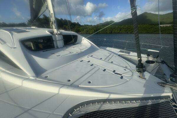 Xquisite Yachts X5 Yacht For Sale