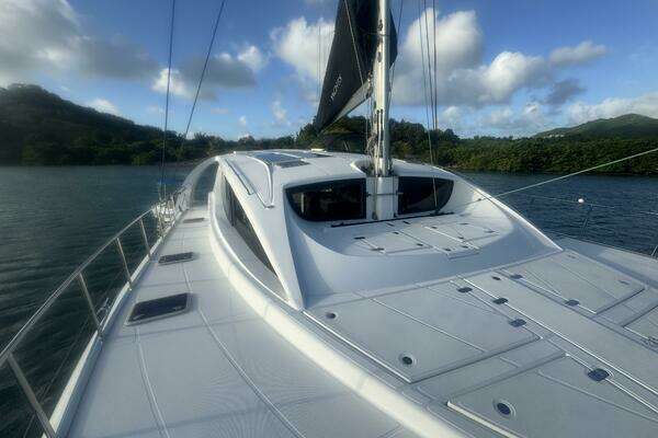 Xquisite Yachts X5 Yacht For Sale