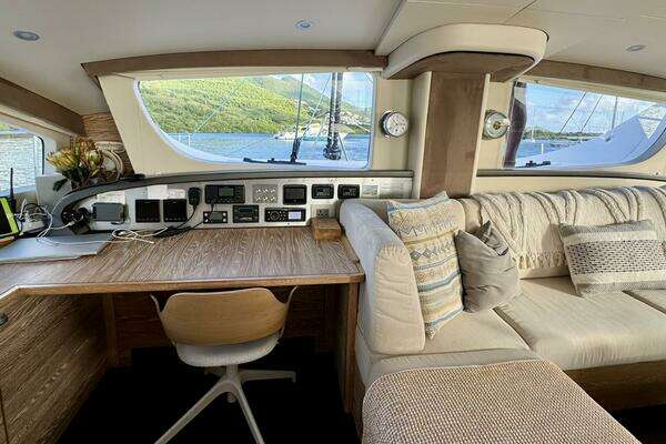 Xquisite Yachts X5 Yacht For Sale