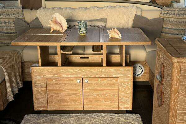 Xquisite Yachts X5 Yacht For Sale