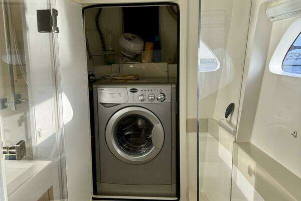 Xquisite Yachts X5 Yacht For Sale