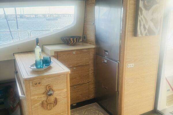 Xquisite Yachts X5 Yacht For Sale