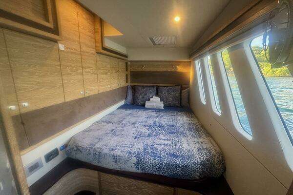 Xquisite Yachts X5 Yacht For Sale