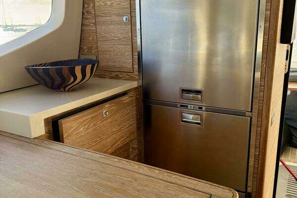 Xquisite Yachts X5 Yacht For Sale