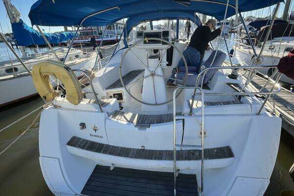 Photo of the 2009 Jeanneau 36i "CHEEKY MONKEY"
