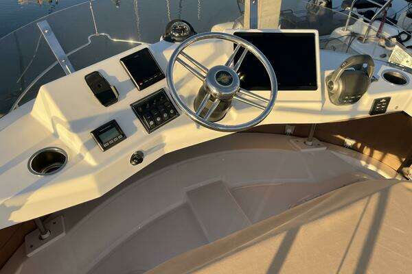 Ranger Tugs R-31 CB Yacht For Sale