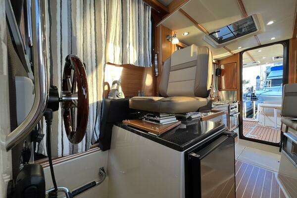 Ranger Tugs R-31 CB Yacht For Sale