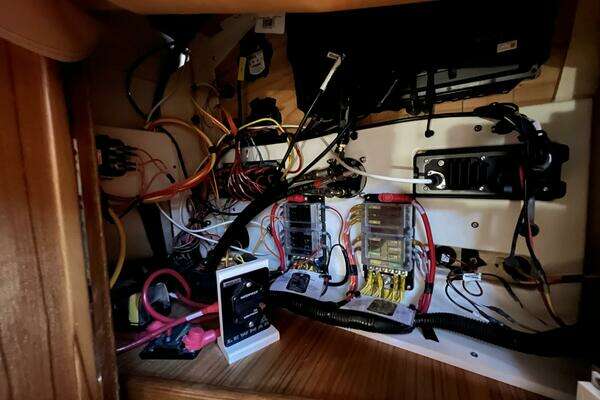 Ranger Tugs R-31 CB Yacht For Sale