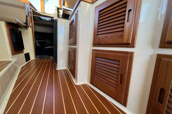 Ranger Tugs R-31 CB Yacht For Sale