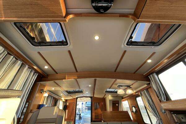 Ranger Tugs R-31 CB Yacht For Sale