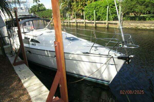 Photo of the 2002 Jeanneau Sun Odyssey 37 "Blue Train"