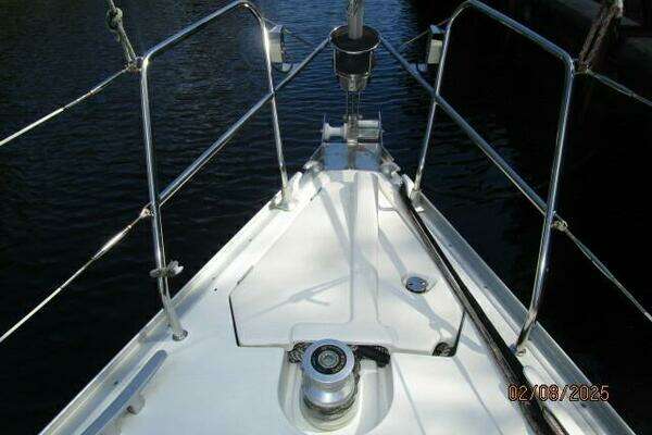 Photo of the 2002 Jeanneau Sun Odyssey 37 "Blue Train"