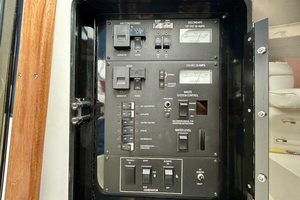 Silver Lining 35ft Sea Ray Yacht For Sale