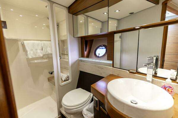 2015 Tiara Yachts 44