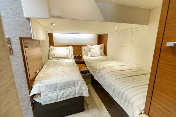 2015 Tiara Yachts 44