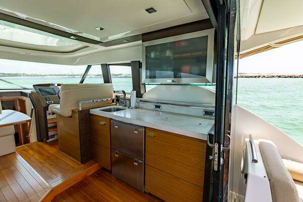 2015 Tiara Yachts 44