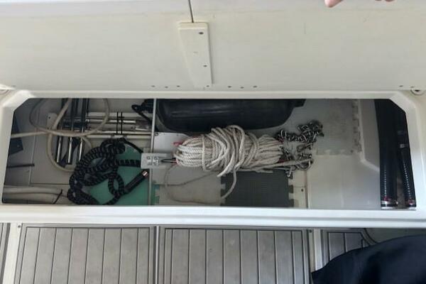 27ft Boston Whaler Yacht For Sale