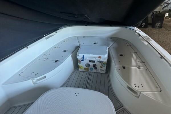 27ft Boston Whaler Yacht For Sale