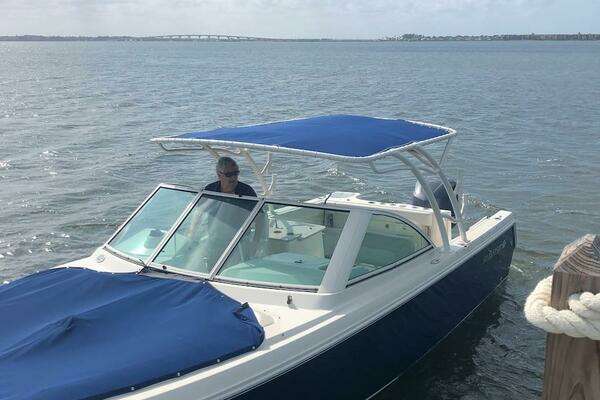 Photo of the 2015 Sailfish 275 DC