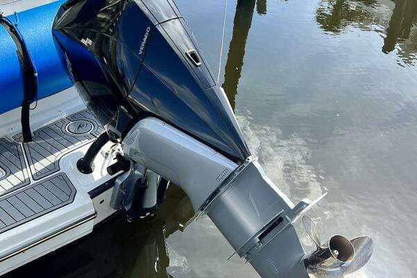 Photo of the 2022 Monterey M-45 "Sapphire hull"