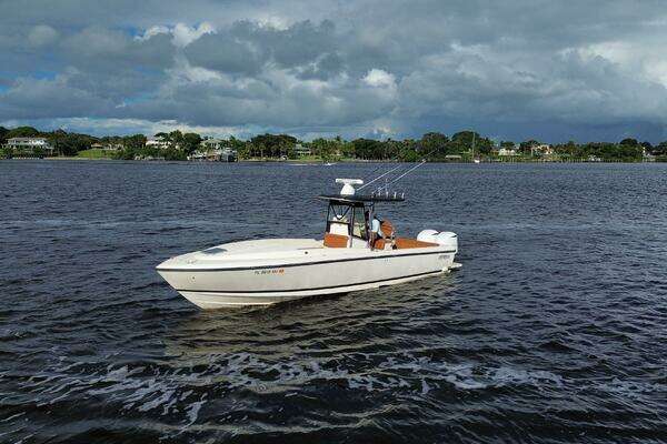 Photo of the 2004 Intrepid 32 CUDDY