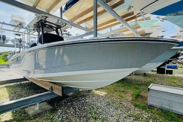 Photo of the 2023 Boston Whaler 250 Dauntless