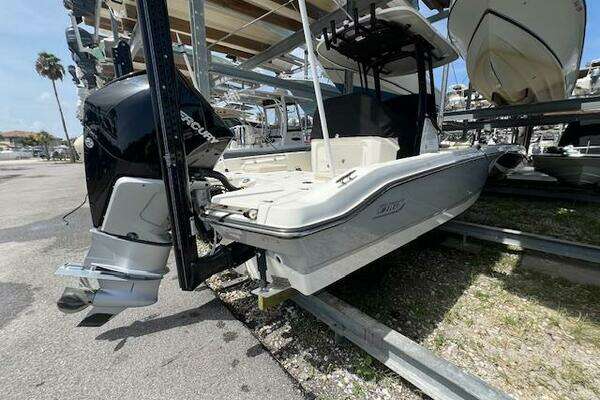 Photo of the 2023 Boston Whaler 250 Dauntless