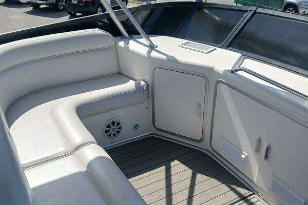 Photo of the 1997 Sea Ray 550 Sedan Bridge