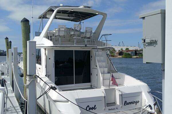 Photo of the 1997 Sea Ray 550 Sedan Bridge