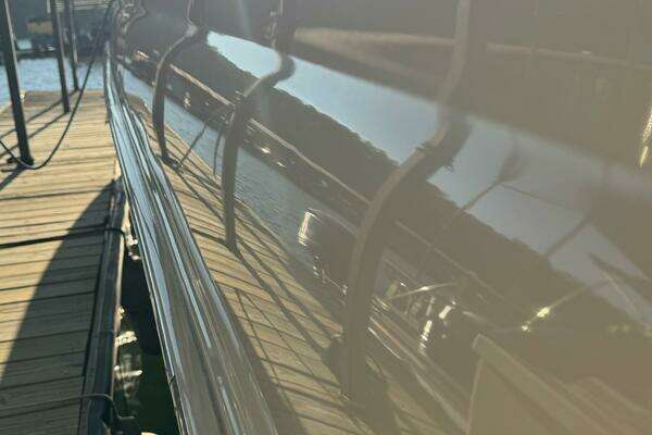 Photo of the 2004 Sea Ray 380 Sundancer