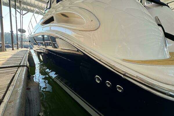 Photo of the 2004 Sea Ray 380 Sundancer