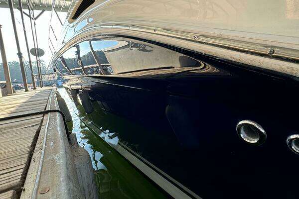 Photo of the 2004 Sea Ray 380 Sundancer