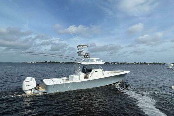 Photo of the 2018 Regulator 41 "Storm Grey Hull"