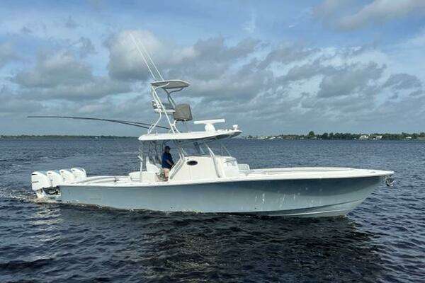 Photo of the 2018 Regulator 41 "Storm Grey Hull"