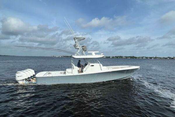 Photo of the 2018 Regulator 41 "Storm Grey Hull"