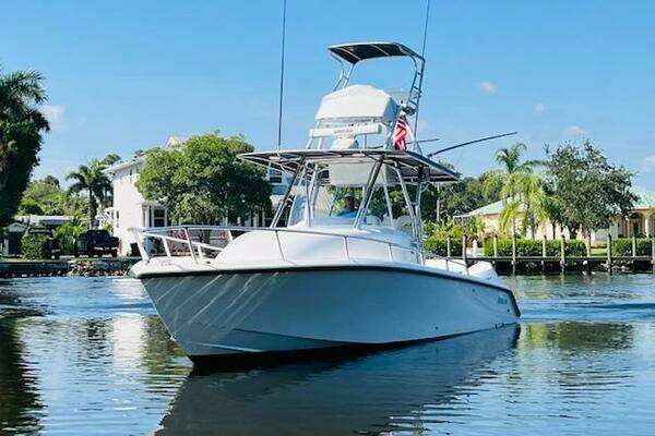 Photo of the 1999 Venture 34 Walkaround with Tower