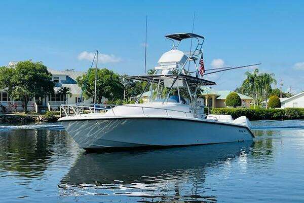 Photo of the 1999 Venture 34 Walkaround with Tower