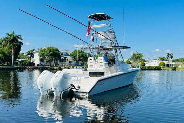 Photo of the 1999 Venture 34 Walkaround with Tower