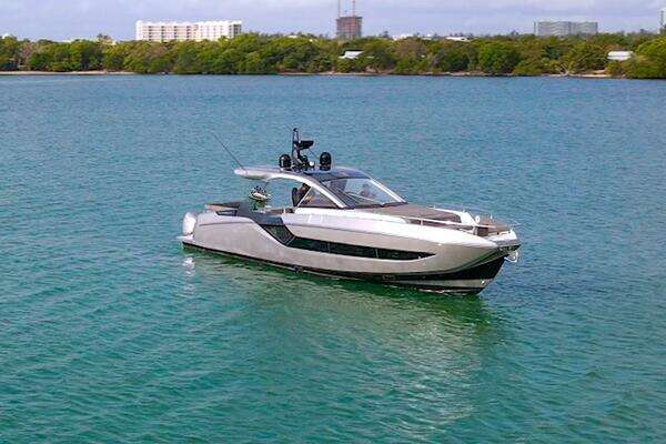 Photo of the 2022 Azimut Verve 47