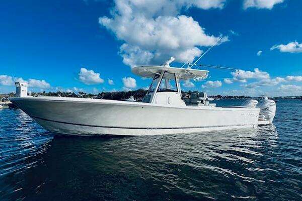 Photo of the 2021 Regulator 34